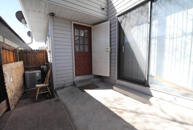 1956 S Oswego Way in Aurora, CO - Building Photo - Building Photo