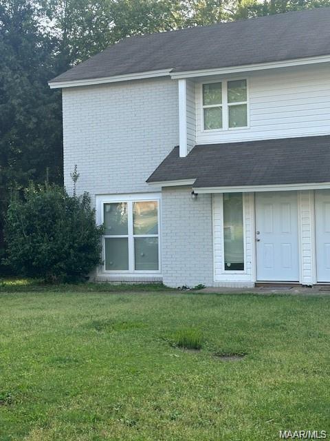 property at 23 Crestwood Ct