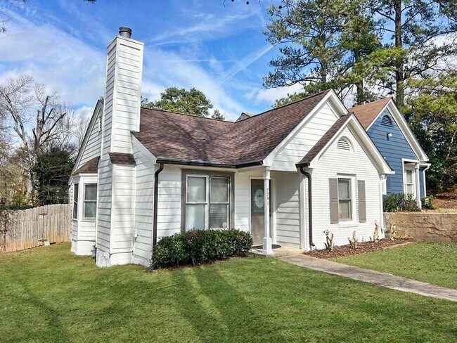 7941 Creekstone Way in Riverdale, GA - Building Photo - Building Photo