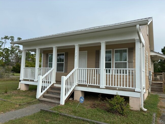 property at 721 Union St