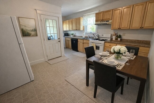 72 S Crescent Circuit in Boston, MA - Foto de edificio - Building Photo