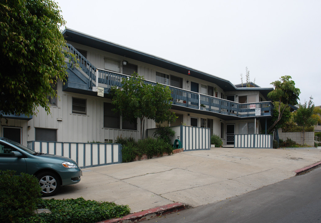 290 Playa Del Sur St in La Jolla, CA - Foto de edificio