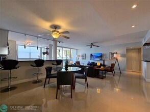 106 Lake Emerald Dr in Oakland Park, FL - Building Photo - Building Photo