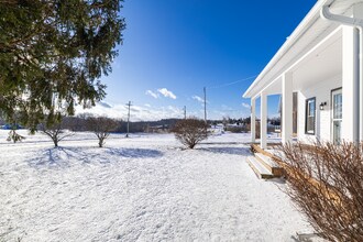 3013 Daansen Rd in Walworth, NY - Foto de edificio - Building Photo