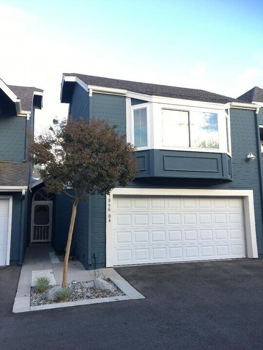 1866 Rory Ln in Simi Valley, CA - Building Photo