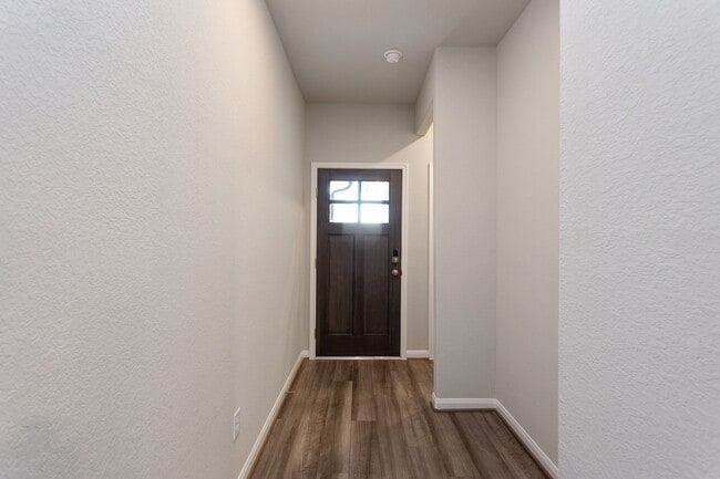 6915 Lebec Dr in Arcola, TX - Foto de edificio - Building Photo