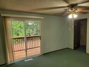 14625 SW Glenbrook Rd in Beaverton, OR - Building Photo - Building Photo
