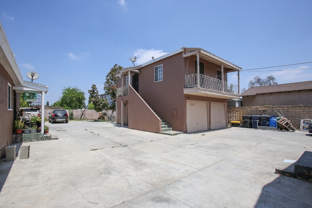 2101 E 124th St in Compton, CA - Building Photo