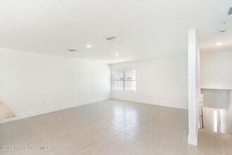 1605 Par St NE in Palm Bay, FL - Building Photo - Building Photo