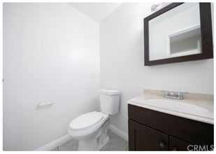 3361 E Andy St, Unit 1 in Long Beach, CA - Foto de edificio - Building Photo