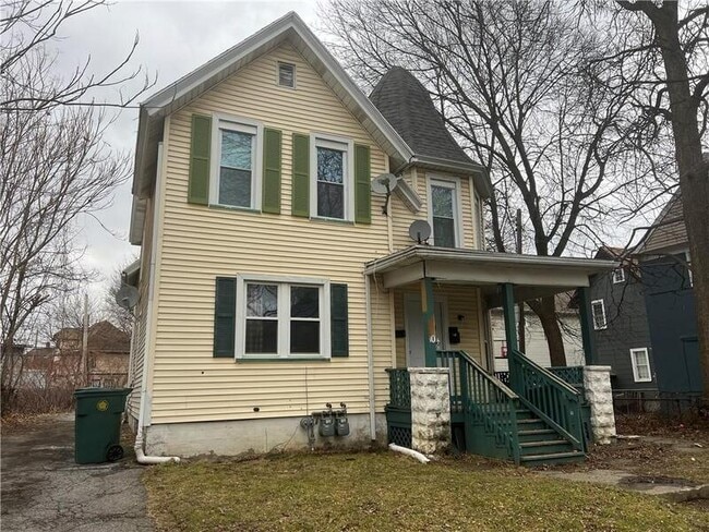 10 Locust St in Rochester, NY - Building Photo - Building Photo