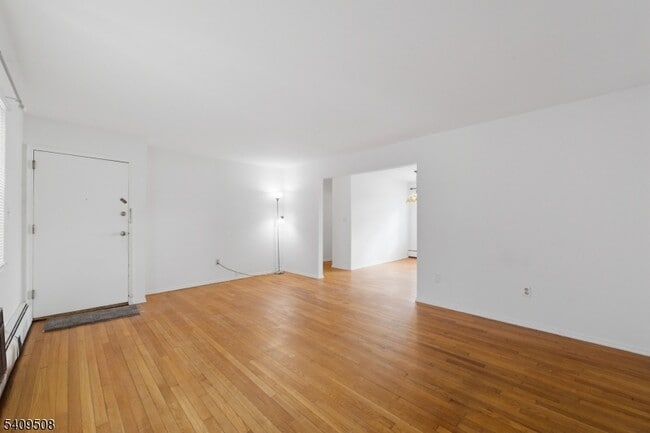 43 Conforti Ave in West Orange, NJ - Building Photo - Building Photo