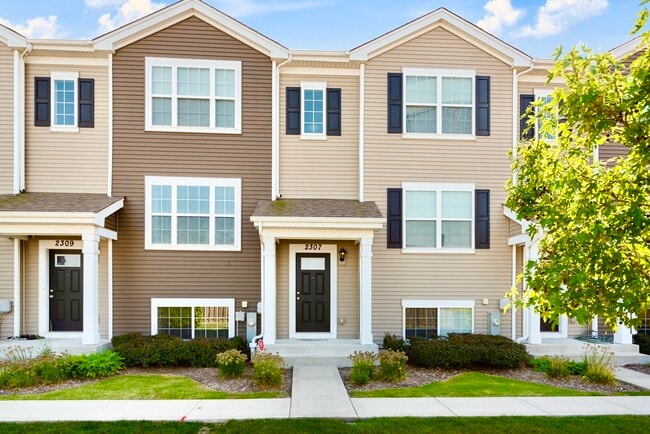 2307 Upland Rd in Pingree Grove, IL - Building Photo - Building Photo