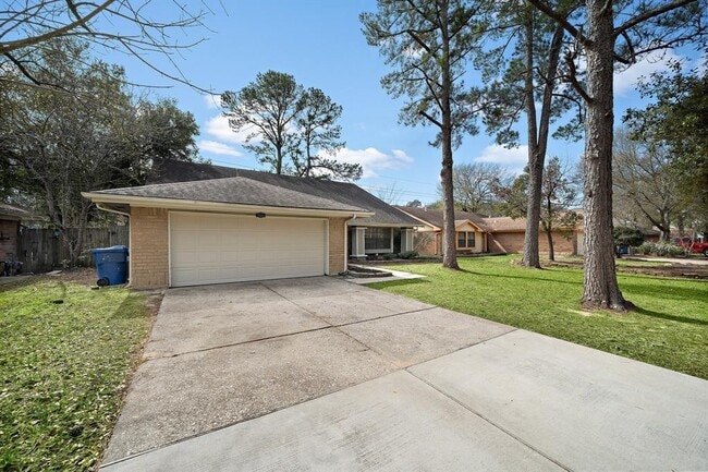 7803 Goldengrove Dr in Spring, TX - Building Photo - Building Photo