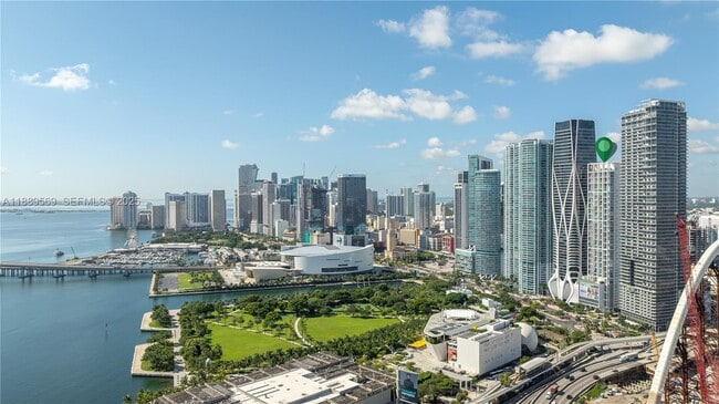1040 Biscayne Blvd in Miami, FL - Building Photo - Building Photo