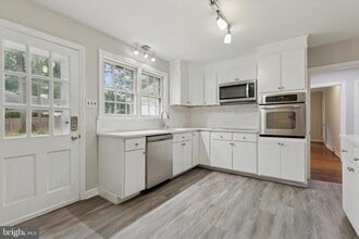 310 Pine Tree Rd in Wayne, PA - Building Photo - Building Photo