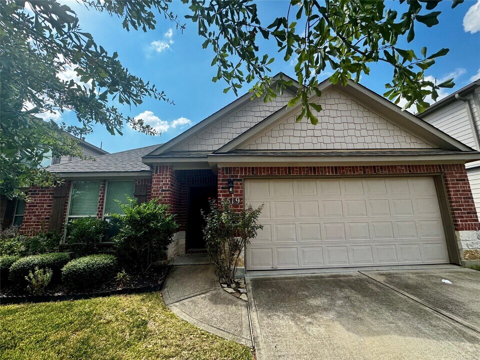 5519 Casa Calvet Dr in Katy, TX - Foto de edificio