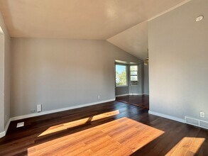 6105 S Copper City Dr in Kearns, UT - Building Photo - Building Photo