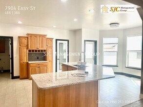 7904 Easy St in Yakima, WA - Building Photo - Building Photo