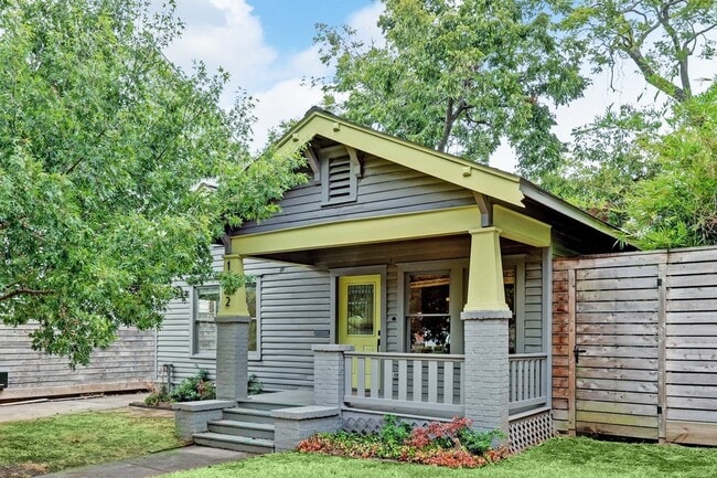 property at 1032 E 6 1/2 St