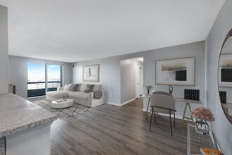 Kingswell Towers in London, ON - Building Photo - Building Photo