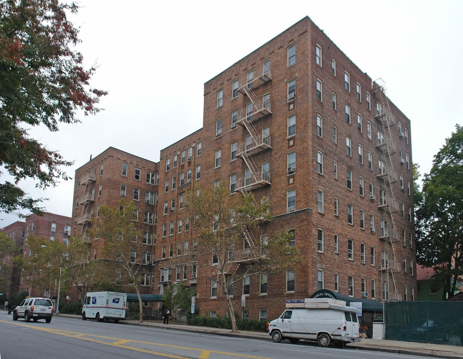 464 Riverdale Ave in Yonkers, NY - Foto de edificio