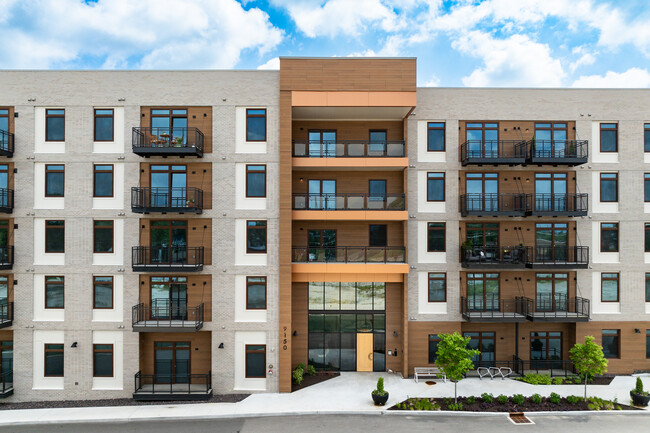 The Clover at Olive Crossing in St. Louis, MO - Foto de edificio - Building Photo