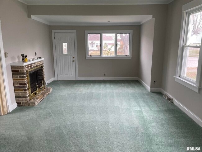 2206 Pacific St in Davenport, IA - Building Photo - Building Photo