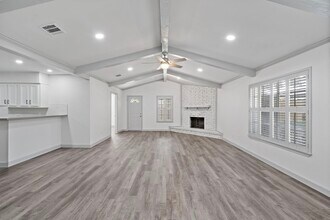 1714 Huge Oaks St in Houston, TX - Building Photo - Building Photo