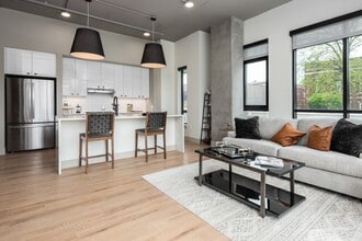 Bemiston Place Apartments in Clayton, MO - Building Photo - Building Photo