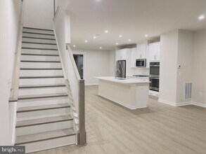 24158 Thurso Sq in Sterling, VA - Building Photo - Building Photo