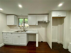 14 S Baptist St in Newport, RI - Building Photo - Building Photo
