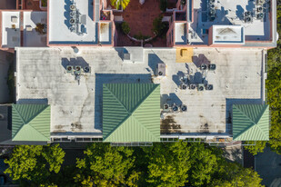 3333 Rice St in Miami, FL - Foto de edificio - Building Photo