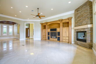10117 Edgecliff Ln in Las Vegas, NV - Building Photo - Building Photo