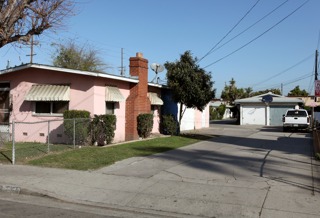 5009 Elizabeth St in Bell, CA - Building Photo