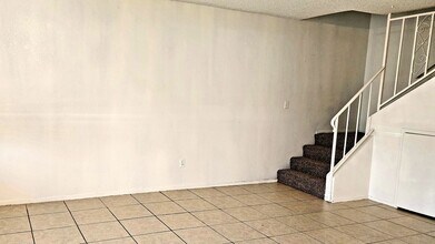 510 Real Rd in Bakersfield, CA - Building Photo - Building Photo