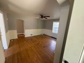 2546 W Walnut St in Springfield, MO - Building Photo - Building Photo