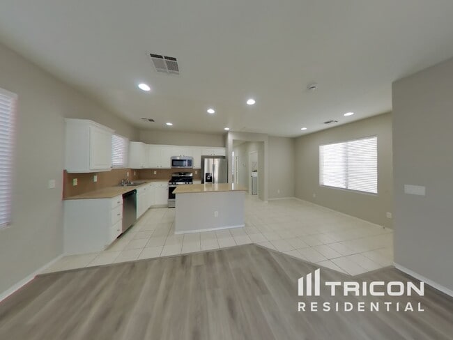 4432 Santa Clarita Ave in Las Vegas, NV - Building Photo - Building Photo