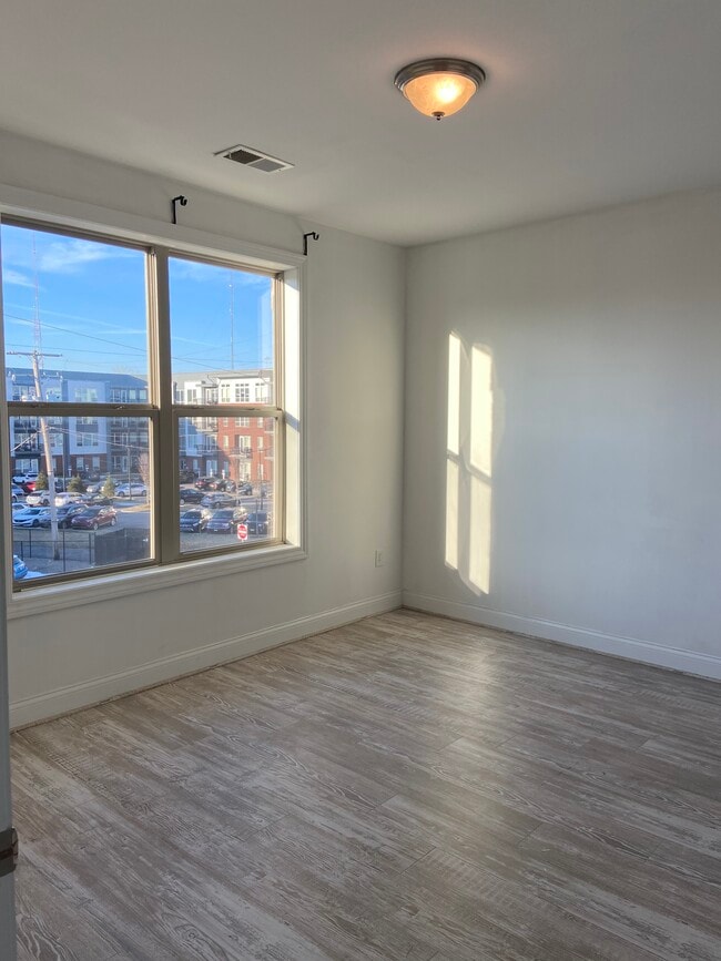 925 Ingleside Ave, Unit 301 in Columbus, OH - Foto de edificio - Building Photo