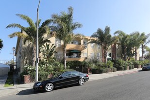 1928 Chariton St in Los Angeles, CA - Building Photo