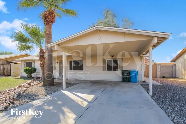 property at 901 W Tonopah Dr