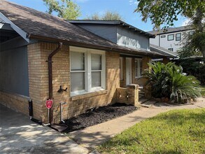 4737 Jefferson St in Houston, TX - Building Photo - Building Photo