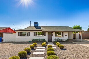 331 E Continental Dr in Tempe, AZ - Building Photo