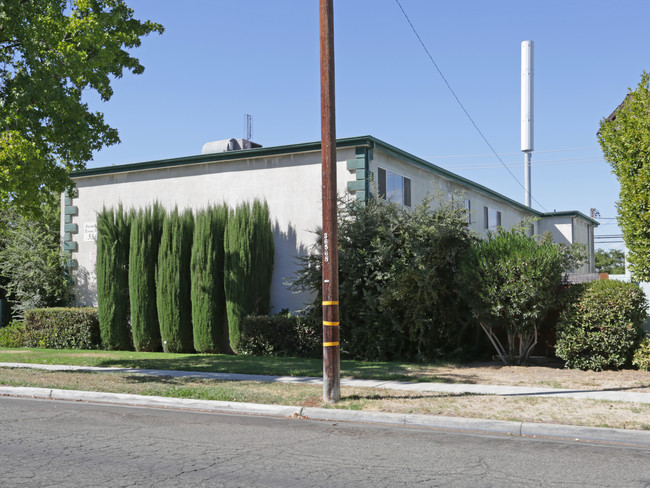 3355 E Sierra Madre Ave in Fresno, CA - Building Photo - Building Photo