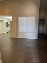 817 Quail Ln in Bakersfield, CA - Foto de edificio - Building Photo