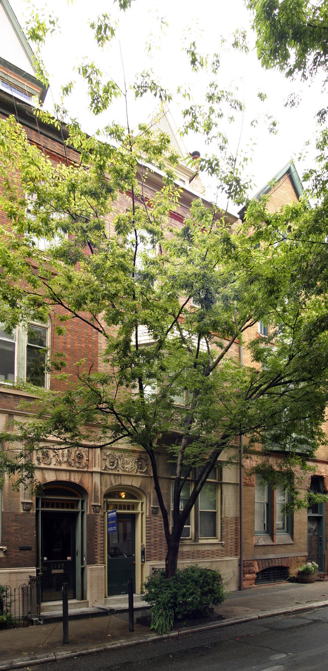 1105 Spruce St in Philadelphia, PA - Foto de edificio - Building Photo
