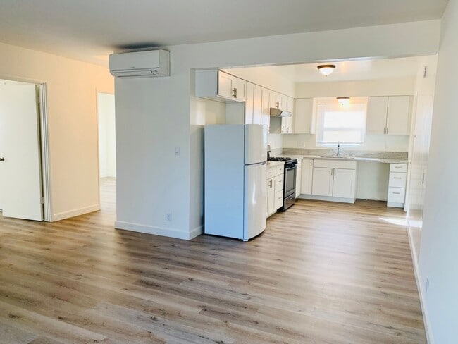 property at 8840-8840 Lakeview Rd