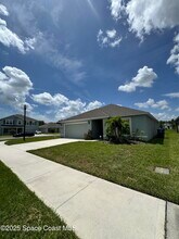 1066 Dania Cir in Palm Bay, FL - Building Photo - Building Photo