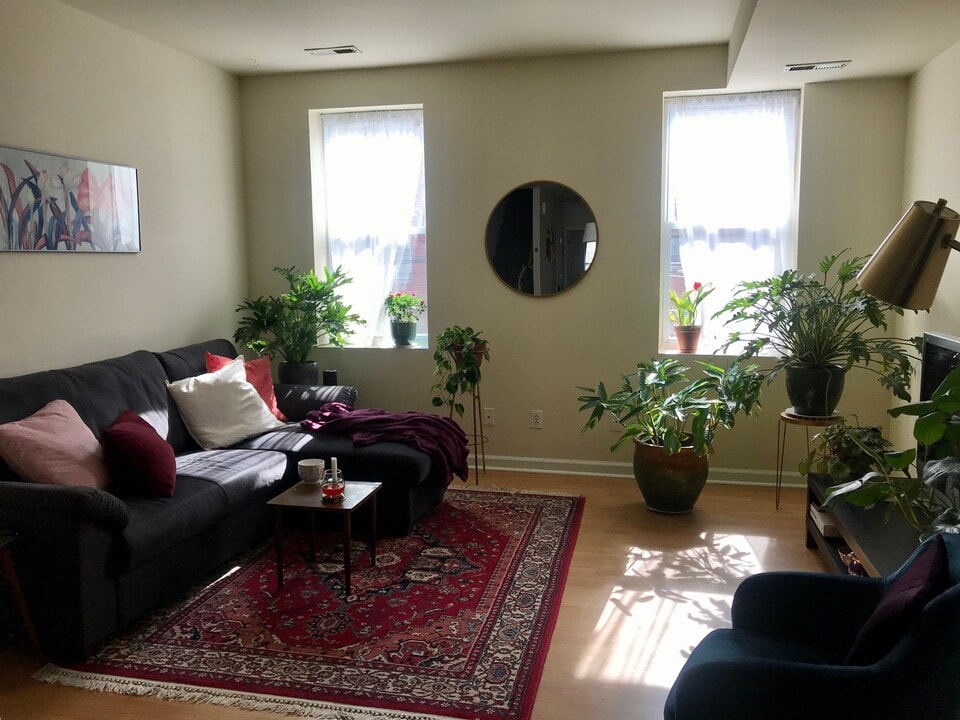 1827 Ginnodo St, Unit #2 in Philadelphia, PA - Building Photo