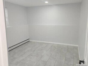 55 S 20th St in Wyandanch, NY - Building Photo - Building Photo